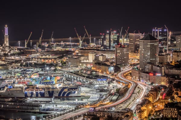 Le notti di Genova viste da un taxi